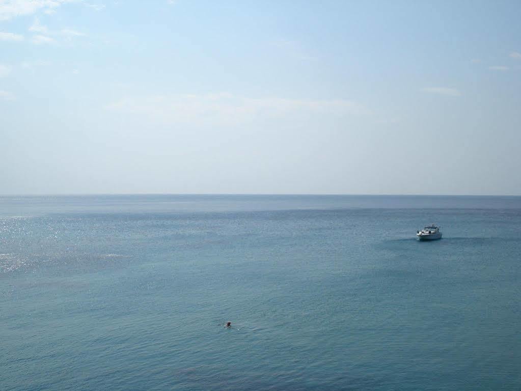 Panorama Hotel Agia Marina  Exterior foto